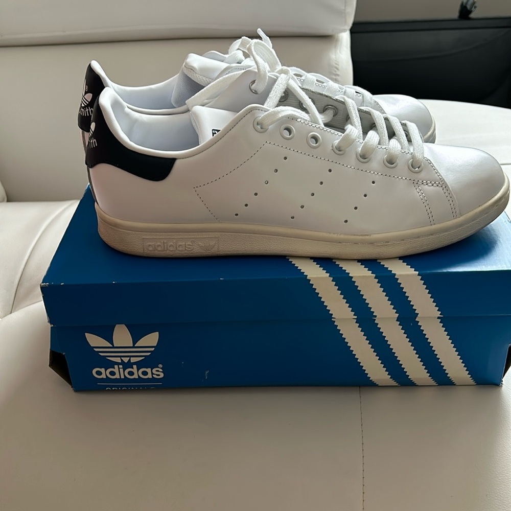 Stan Smith Adidas size 10 mint condition